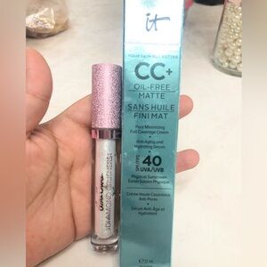 It cosmetics CC cream matte with lime crime diamond crushers